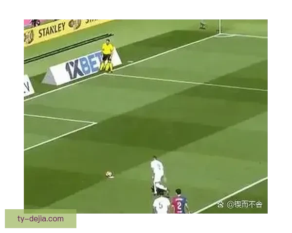 年长十岁莱万防守碾压姆巴佩 年长十岁莱万防守碾压姆巴佩